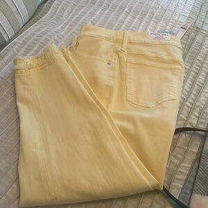 Chico’s so slimming size 2 chico’s US 12 crop pretty yellow